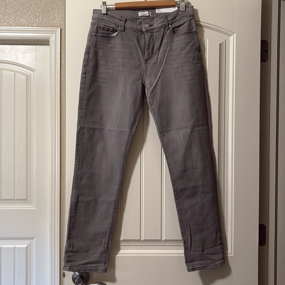 NWT Loft The Girlfriend Gray jeans size 27 or 4